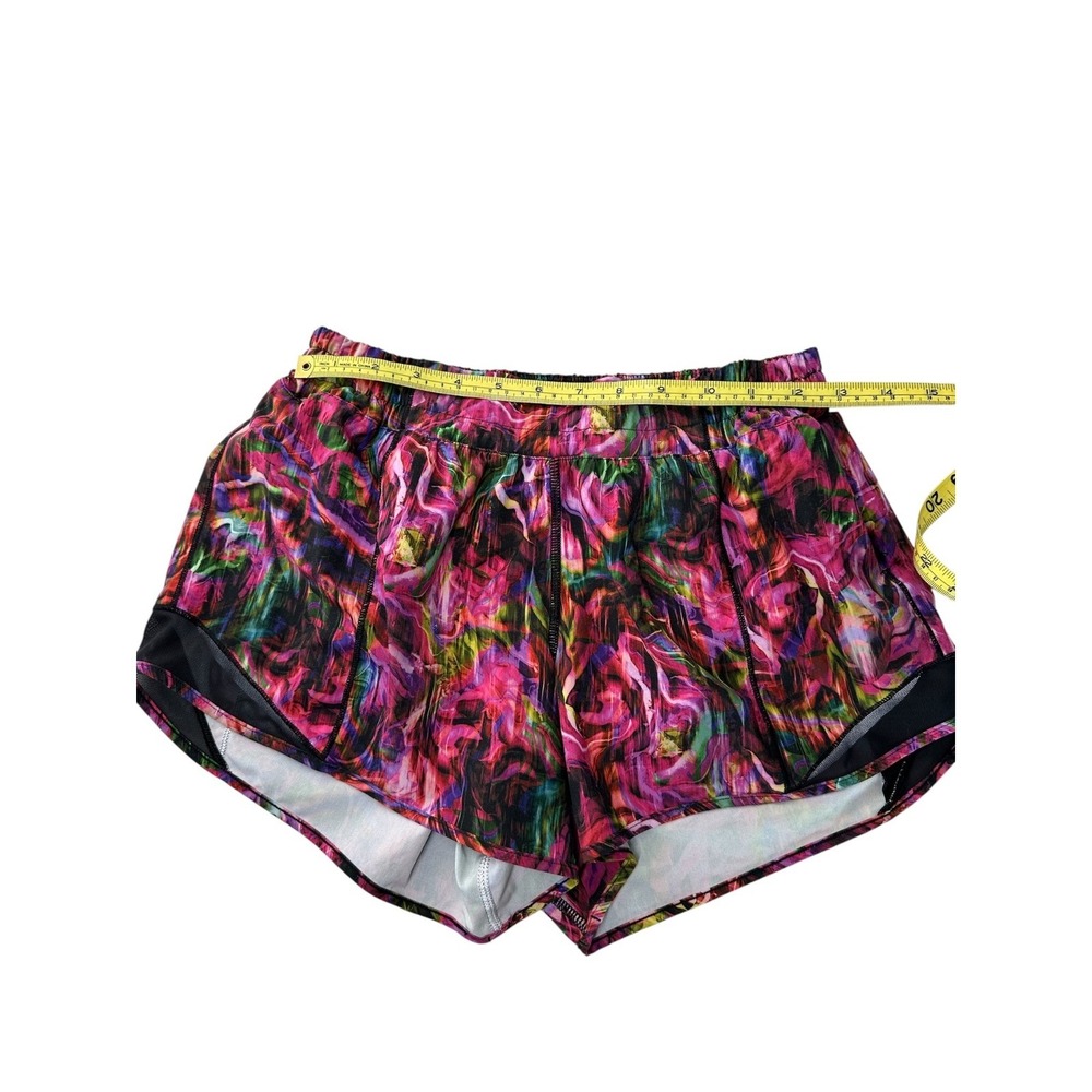 Lululemon Hotty Hot Low-Rise 4" Shorts Pink Multicolor Abstract Print Size‎ 8 - Picture 10 of 12